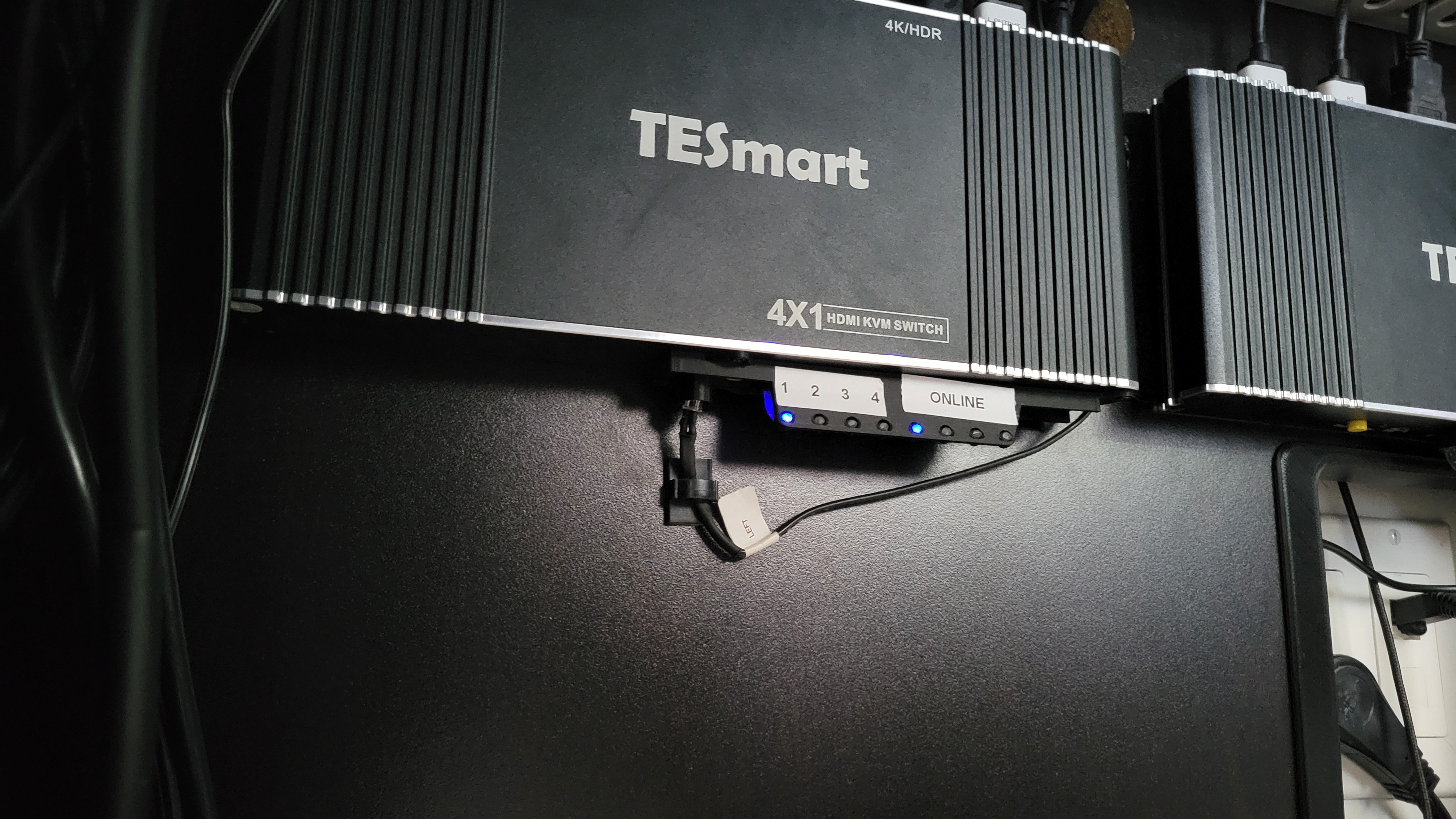 A capturing tube for the IR signal makes sure that signals for the left KVM don't make it to the right KVM