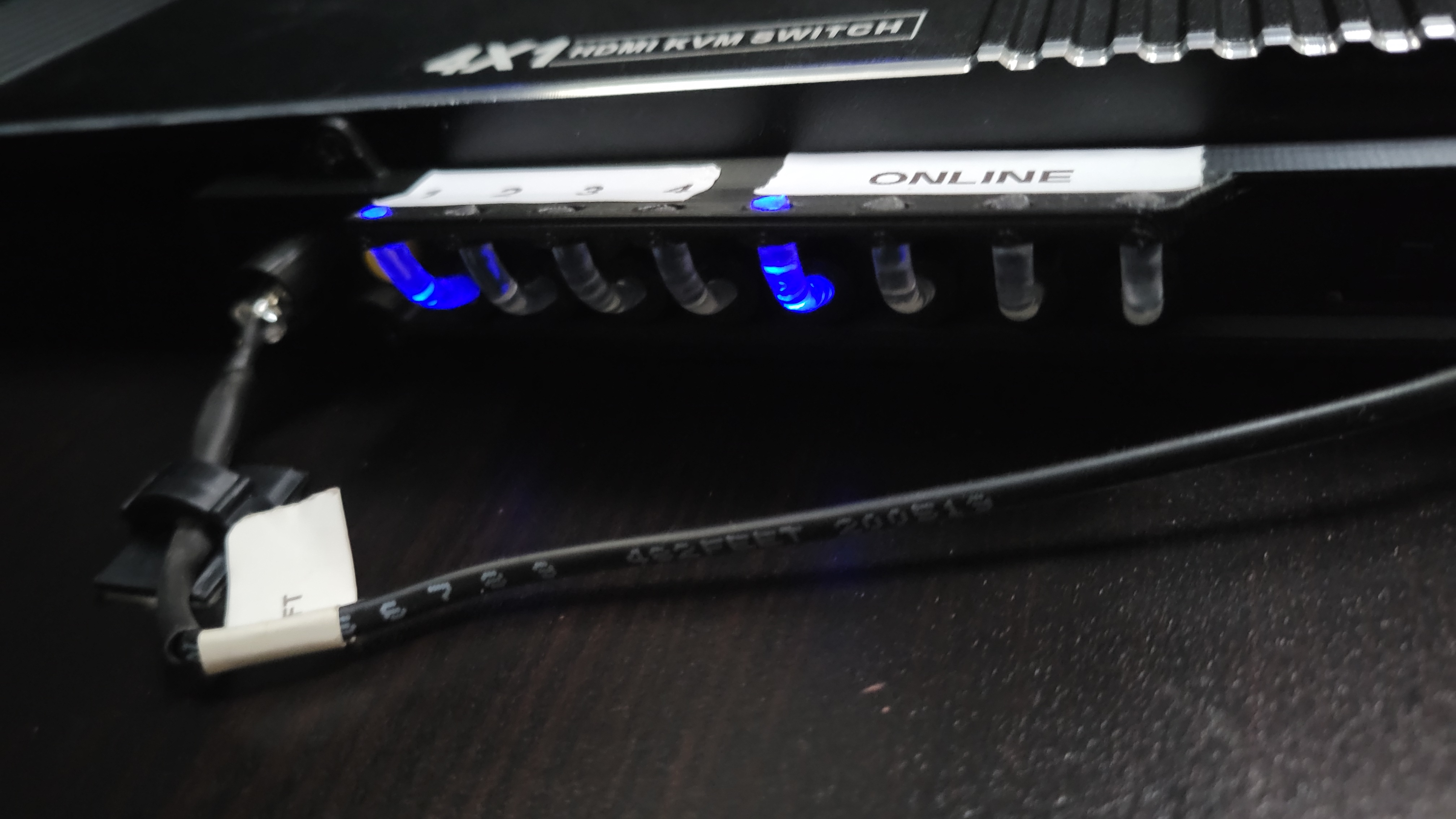 Light pipes make it so you can see the KVM's LEDs, even though they face downward